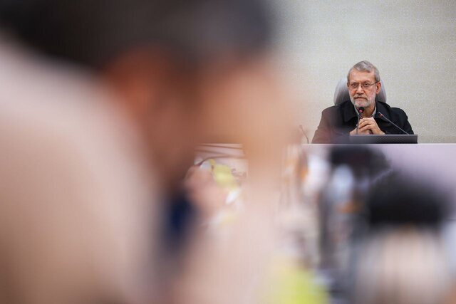 خواسته‌های آمریکا ته ندارد/ ایرانیان باید سر حرف خود بایستند