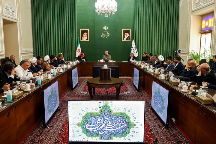 اولویت مجلس، تأمین معیشت بر اساس برنامه هفتم است/وحدت ملی رمز عبور از بحران ناترازی انرژی است