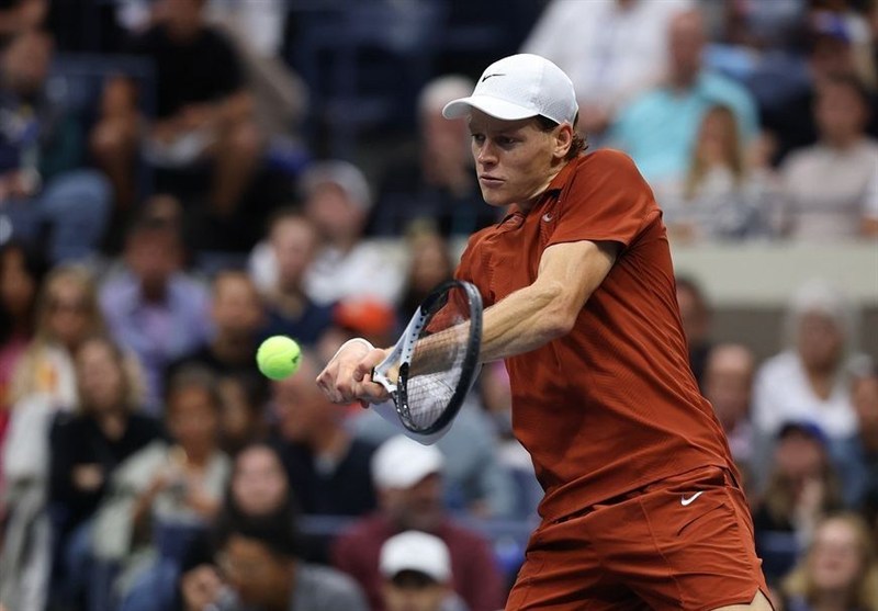 گلف بازی سینر پیش از فینال تورین + عکس گلف بازی سینر پیش از فینال تورین + عکس