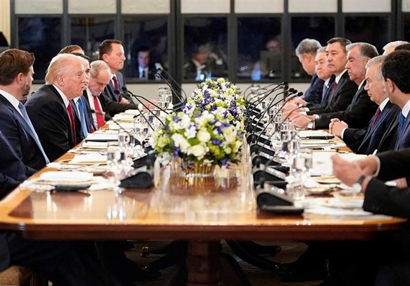 ترامپ: میتوانم با روسیه و چین درباره کاهش تسلیحات هستهای به توافق برسم ترامپ: میتوانم با روسیه و چین درباره کاهش تسلیحات هستهای به توافق برسم