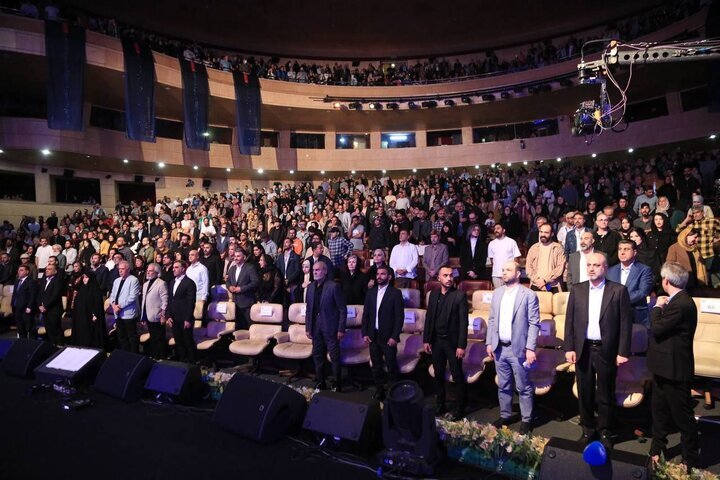 نهمین جشنواره فیلم شهر در گام آخر/ جمشید هاشم‌پور تجلیل شد