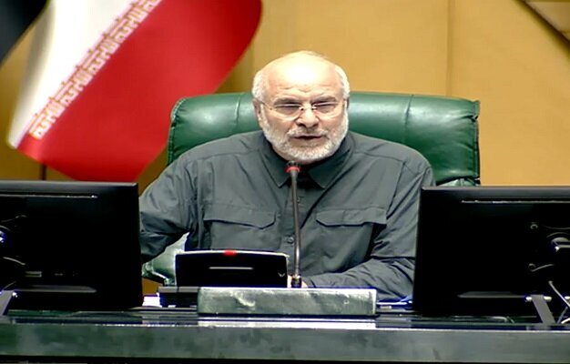 قالیباف: آنگونه که باید به مجموعه کتابخانهها و کتابداریها توجه نشده است/ قالیباف: آنگونه که باید به مجموعه کتابخانهها و کتابداریها توجه نشده است/