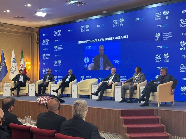 با حمله به ایران، نمیتوان به فرآیند مذاکره دیگر دل بست/حمله به ایران نمونه بارز توسل غیرقانونی به زور است با حمله به ایران، نمیتوان به فرآیند مذاکره دیگر دل بست/حمله به ایران نمونه بارز توسل غیرقانونی به زور است