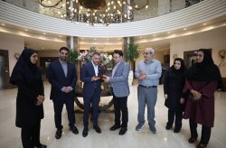 تقدیر مدیر نظارت بر خدمات گردشگری از مراکز برتر خدماتی گردشگری به مناسبت هفته‌ کیش