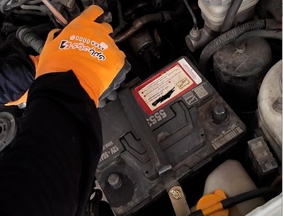 نحوه تشخیص و تعویض باتری خودرو: راهنمای گام به گام