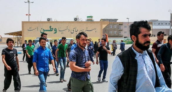 آخرین آمار خروج مهاجران افغانستانی از کشور/شرایط اقتصادی مانع کنترل دلخواه مهاجرتهای غیرقانونی است آخرین آمار خروج مهاجران افغانستانی از کشور/شرایط اقتصادی مانع کنترل دلخواه مهاجرتهای غیرقانونی است