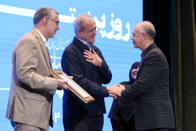 پزشکیان: رقم اضافهکار پرستاران، قابل قبول نیست/نیامدهایم فقط امر و نهی کنیم پزشکیان: رقم اضافهکار پرستاران، قابل قبول نیست/نیامدهایم فقط امر و نهی کنیم