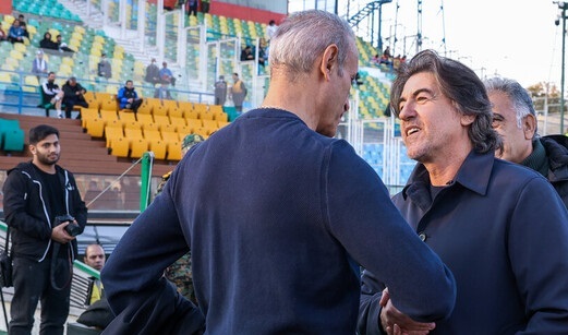 هدیه گل‌محمدی به استقلال برای داربی /ساپینتو با ترکیب متفاوت استقلال را به صدر رساند۱۰۶