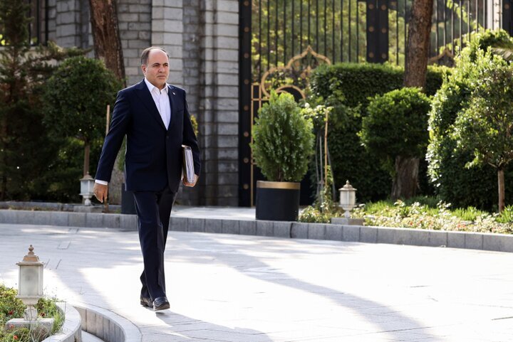 نوری قزلجه: قیمت مرغ اصلاح شده و علتی برای گرانی وجود ندارد نوری قزلجه: قیمت مرغ اصلاح شده و علتی برای گرانی وجود ندارد