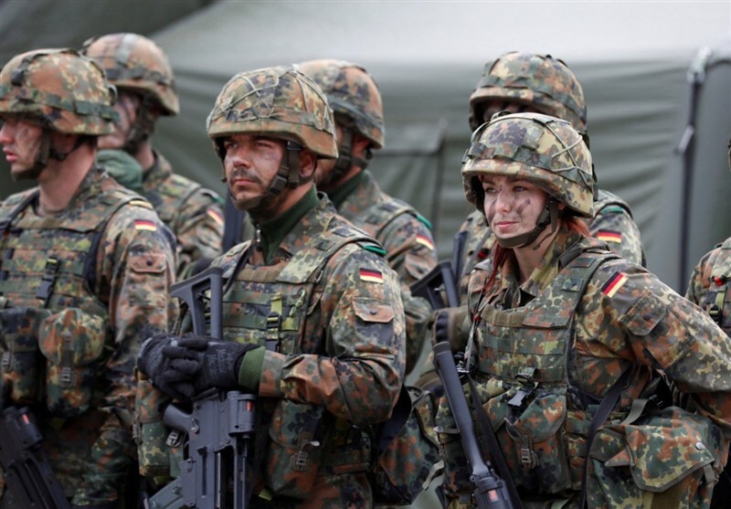 مدارس آلمان علیه طرح خدمت اجباری سربازی اعتصاب می کنند مدارس آلمان علیه طرح خدمت اجباری سربازی اعتصاب می کنند