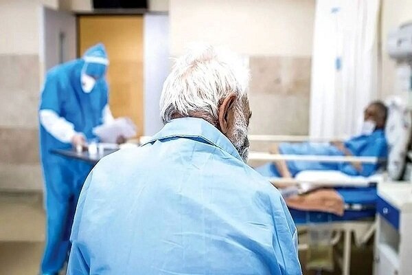 بازنشستگان در میانه راه درمان رها شدند/ اضطراب تامین هزینه‌ها