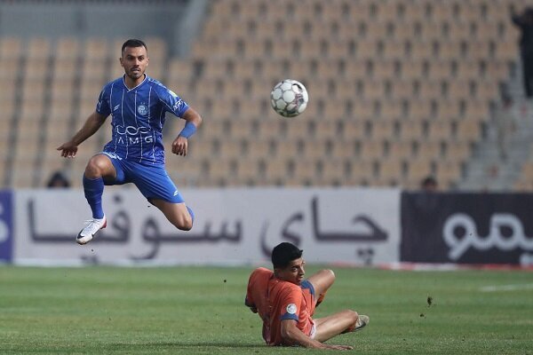 نارضایتی ساپینتو از دو بازیکن/ تعویض هایی که به داد استقلال رسید