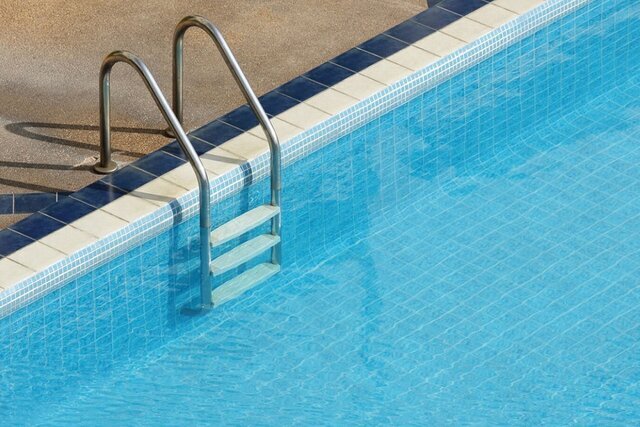 جلوگیری از مصرف آب شرب در مجموعههای آبی/سلامت آب استخرها زیر ذرهبین وزارت بهداشت جلوگیری از مصرف آب شرب در مجموعههای آبی/سلامت آب استخرها زیر ذرهبین وزارت بهداشت