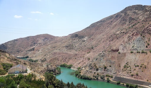 قطرهچکانی آب در پایتخت/ تهران هنوز تشنه است قطرهچکانی آب در پایتخت/ تهران هنوز تشنه است