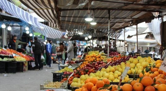 بازار کساد یلدایی/ رقابت شانه به شانه مرغ و تخم‌مرغ