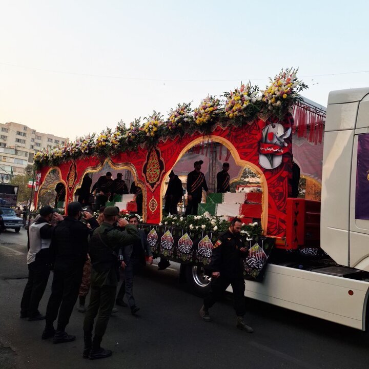 آغاز تشییع پیکرهای پاک ۱۰۰ شهید گمنام در تهران/خرمشهر؛ شب وداع با قهرمانان وطن