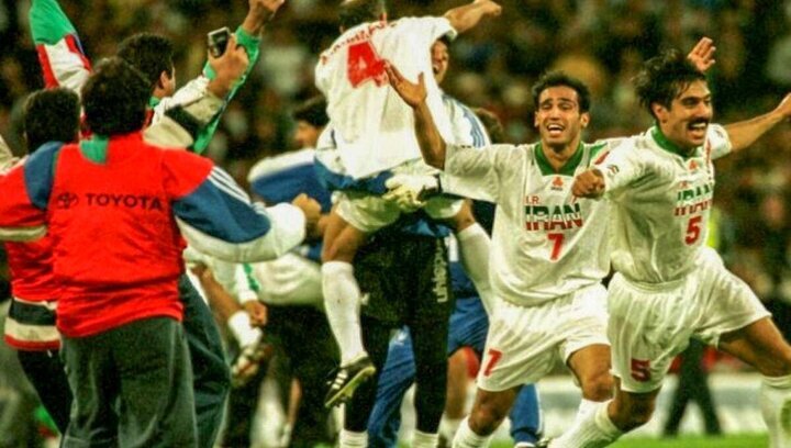 برای ۸ آذر که نماد شادی ملی شد/ روزی که مردم با تیم ملی فاصله نداشتند