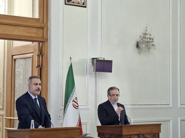 عراقچی: سرکنسولگری ایران در وان افتتاح میشود/ بزرگترین منبع تهدید برای سوریه، از ناحیه رژیم صهیونیستی است عراقچی: سرکنسولگری ایران در وان افتتاح میشود/ بزرگترین منبع تهدید برای سوریه، از ناحیه رژیم صهیونیستی است