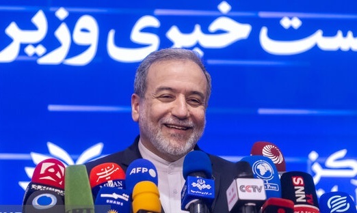 عراقچی: قطرهای از این مردمم؛ حضور در تجمع ها برایم لذتبخش است عراقچی: قطرهای از این مردمم؛ حضور در تجمع ها برایم لذتبخش است