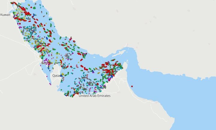 اولین کشتی پس از آتش‌بس با اجازه ایران از تنگه هرمز عبور کرد