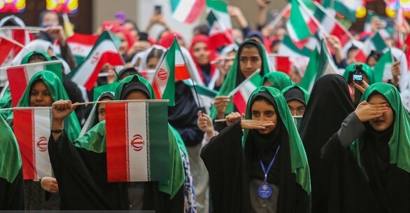 کرامت دختران تهران درسایه خورشید قم؛ازمهارت آموزی تا نقش دردفاع ازکشور