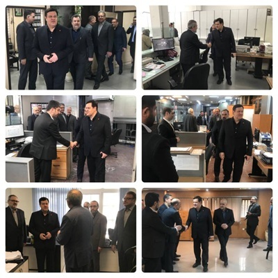 مدیرعامل بانك ملت در ادامه بازدیدهای مستمر و روزانه خود طی روزهای اخیر، روز پنج شنبه، آخرین روز كاری سال نیز با حضور در شعب سطح شهر تهران و واحدهای ستادی پشتیبان از نزدیك در جریان روند خدمت رسانی به مشتریان و مردم قرار گرفت مدیرعامل بانك ملت در ادامه بازدیدهای مستمر و روزانه خود طی روزهای اخیر، روز پنج شنبه، آخرین روز كاری سال نیز با حضور در شعب سطح شهر تهران و واحدهای ستادی پشتیبان از نزدیك در جریان روند خدمت رسانی به مشتریان و مردم قرار گرفت