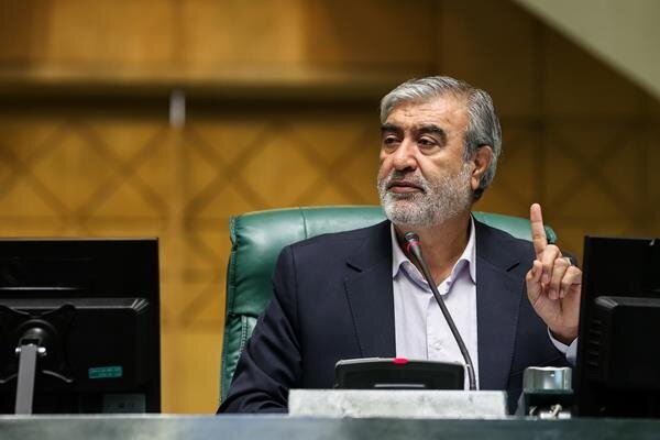 رئیس کمیسیون امنیت ملی:اگر دشمن زبان دیپلماسی نمیفهمد، زبان میدان معادلات را تغییر میدهد رئیس کمیسیون امنیت ملی:اگر دشمن زبان دیپلماسی نمیفهمد، زبان میدان معادلات را تغییر میدهد