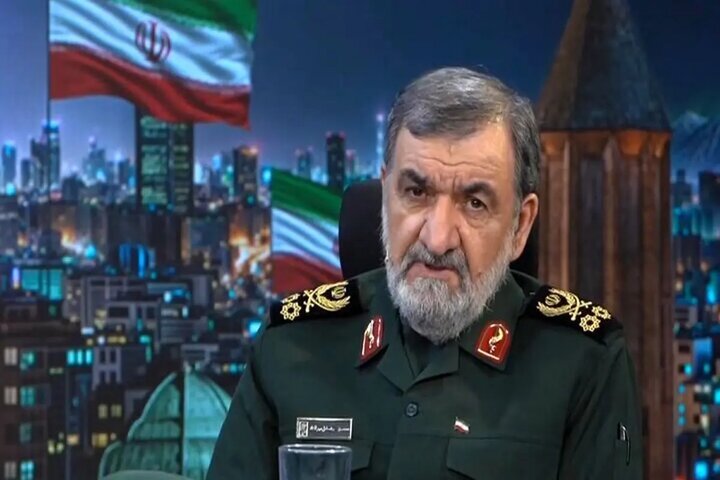 محسن رضائی: سناریوی محاصره شکست خواهد خورد