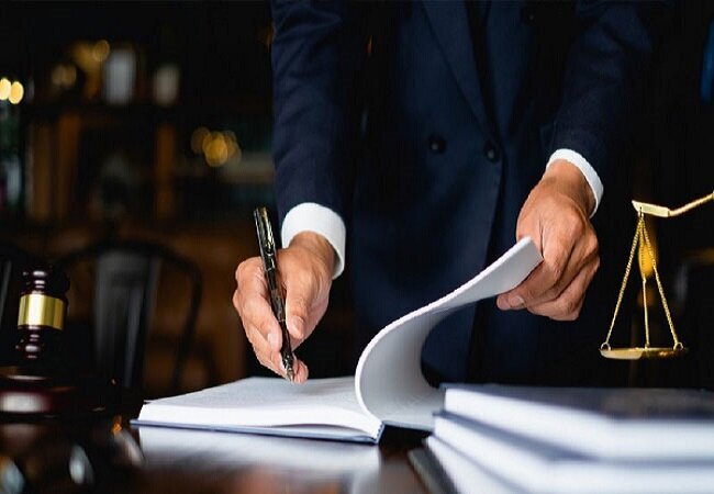 قانون ثبت رسمی بر زمین ماند؛ مقاومت سردفتران یا ضعف زیرساخت؟ قانون ثبت رسمی بر زمین ماند؛ مقاومت سردفتران یا ضعف زیرساخت؟