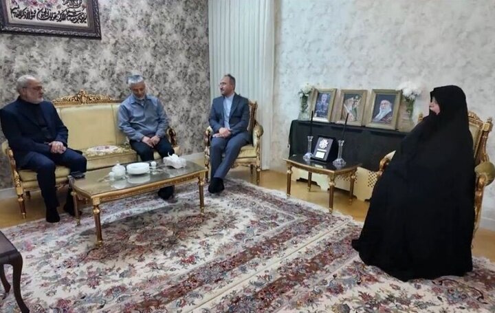 دریادار سیاری: شهید موسوی در همه رزمایشها حضوری تاثیرگذار داشت دریادار سیاری: شهید موسوی در همه رزمایشها حضوری تاثیرگذار داشت