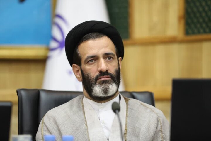 قیمت خودرو باید در شورای رقابت تعیین شود/ کمبودی در ورق فولاد نداریم