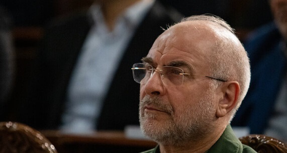 بر خود میبالم که خود را عضو کوچکی از پاسداران بدانم بر خود میبالم که خود را عضو کوچکی از پاسداران بدانم