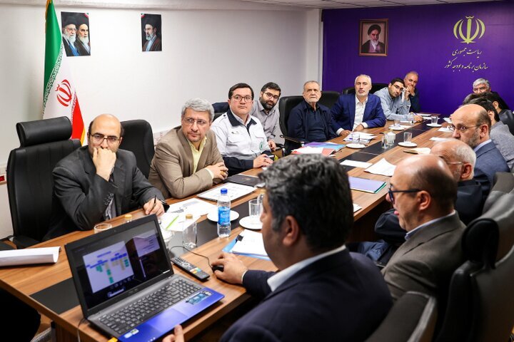 سخن از مذاکره نه به معنای تسلیم که با هدف احقاق حقوق ایران است سخن از مذاکره نه به معنای تسلیم که با هدف احقاق حقوق ایران است