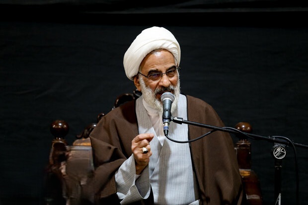 نیروی دریایی سپاه استکبار را به زانو درآورده است نیروی دریایی سپاه استکبار را به زانو درآورده است