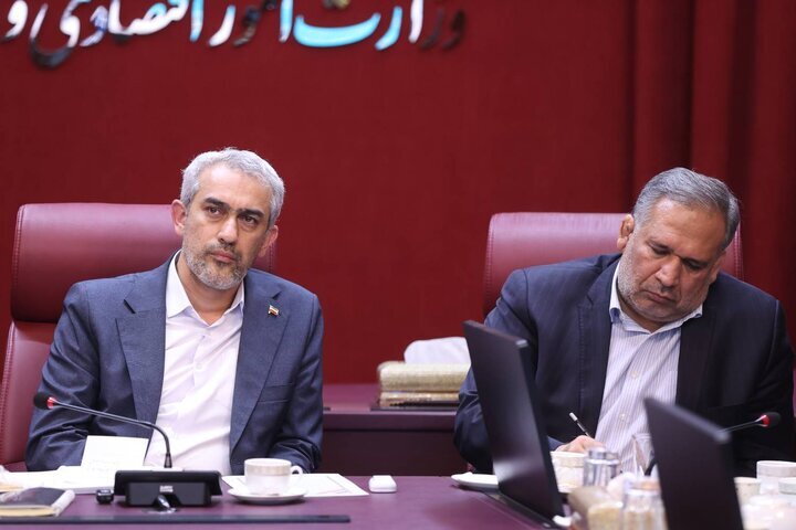 سندرز: ترامپ ۵۰۰ میلیارد بودجه نظامی بیشتر میخواهد، این دیوانگی است سندرز: ترامپ ۵۰۰ میلیارد بودجه نظامی بیشتر میخواهد، این دیوانگی است