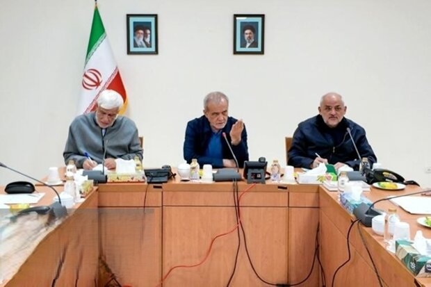 تأکید پزشکیان بر حفظ ثبات پولی و تأمین نیازهای حیاتی در شرایط جنگی تأکید پزشکیان بر حفظ ثبات پولی و تأمین نیازهای حیاتی در شرایط جنگی