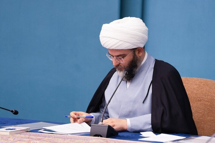 حجتالاسلام قمی: شیطان رو به روی ماست نه در بین ما/ همه همسنگریم حجتالاسلام قمی: شیطان رو به روی ماست نه در بین ما/ همه همسنگریم