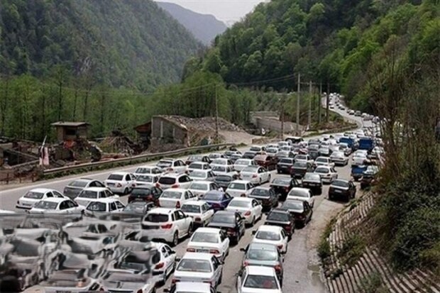 ترافیک سنگین در مسیر بازگشت چالوس به تهران ترافیک سنگین در مسیر بازگشت چالوس به تهران