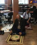 نماز جماعت دونفره زیباکلام و الله‌کرم/عکس