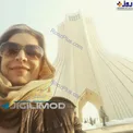 سلفی عجیب خانم بازیگر با برج آزادی