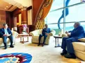 دیدار ظریف با ماهاتیر محمد/عکس