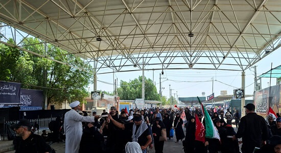 تردد زوار اربعین در مرز مهران از ۲ میلیون و ۱۰۰ هزار نفر عبور کرد تردد زوار اربعین در مرز مهران از ۲ میلیون و ۱۰۰ هزار نفر عبور کرد