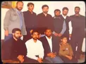تصویری قدیمی از شهید حاج قاسم سلیمانی در جمع دوستانش