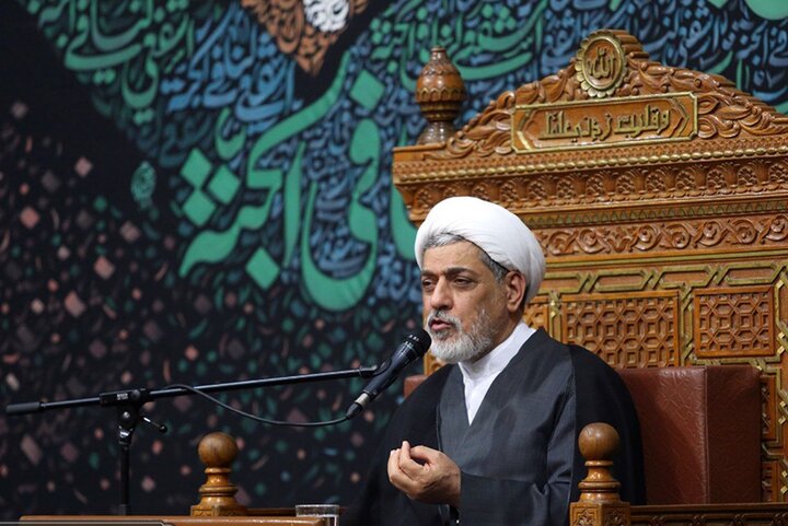 رفیعی: گریه بر سیدالشهدا(ع) و زیارت آن حضرت راه تقرب الهی است رفیعی: گریه بر سیدالشهدا(ع) و زیارت آن حضرت راه تقرب الهی است