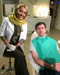 کریم باقری کنار خانم دکتر معروف/عکس