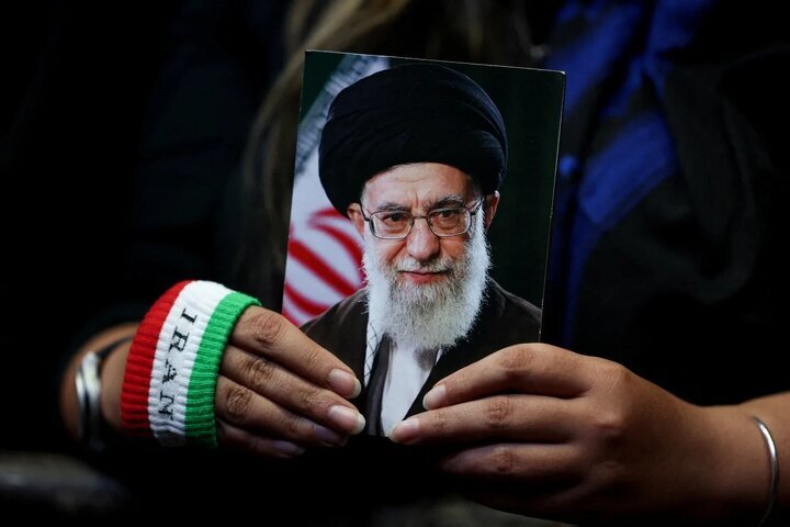 وقتی دشمنان هم به ویژگیهای منحصر به فرد رهبر شهید اعتراف میکنند/در مقطعی بینظیر از تاریخ ایستادهایم وقتی دشمنان هم به ویژگیهای منحصر به فرد رهبر شهید اعتراف میکنند/در مقطعی بینظیر از تاریخ ایستادهایم