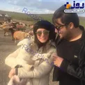 عید بازیگر معروف و همسرش در کنار بز و گوسفندها /عکس
