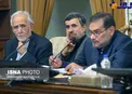 عكس/احمدی نژاد يک روز پس از فوت برادرش