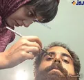 وقتی خانم بازیگرهمکار مردش را گریم میکند / عکس