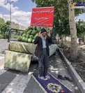 عکس/ کار زیبای یک میوه فروش برای افراد بی بضاعت